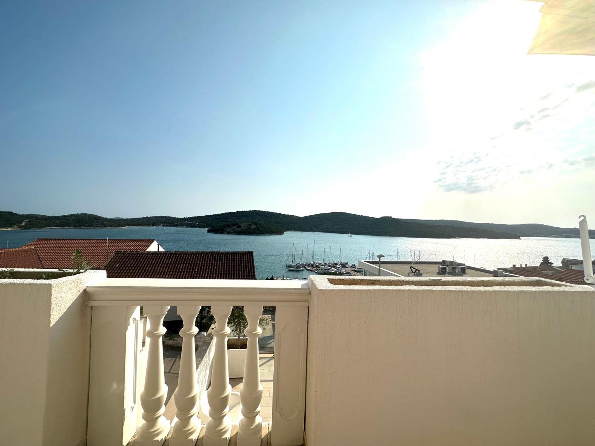 Villa Perla Tisno Eksteriør bilde